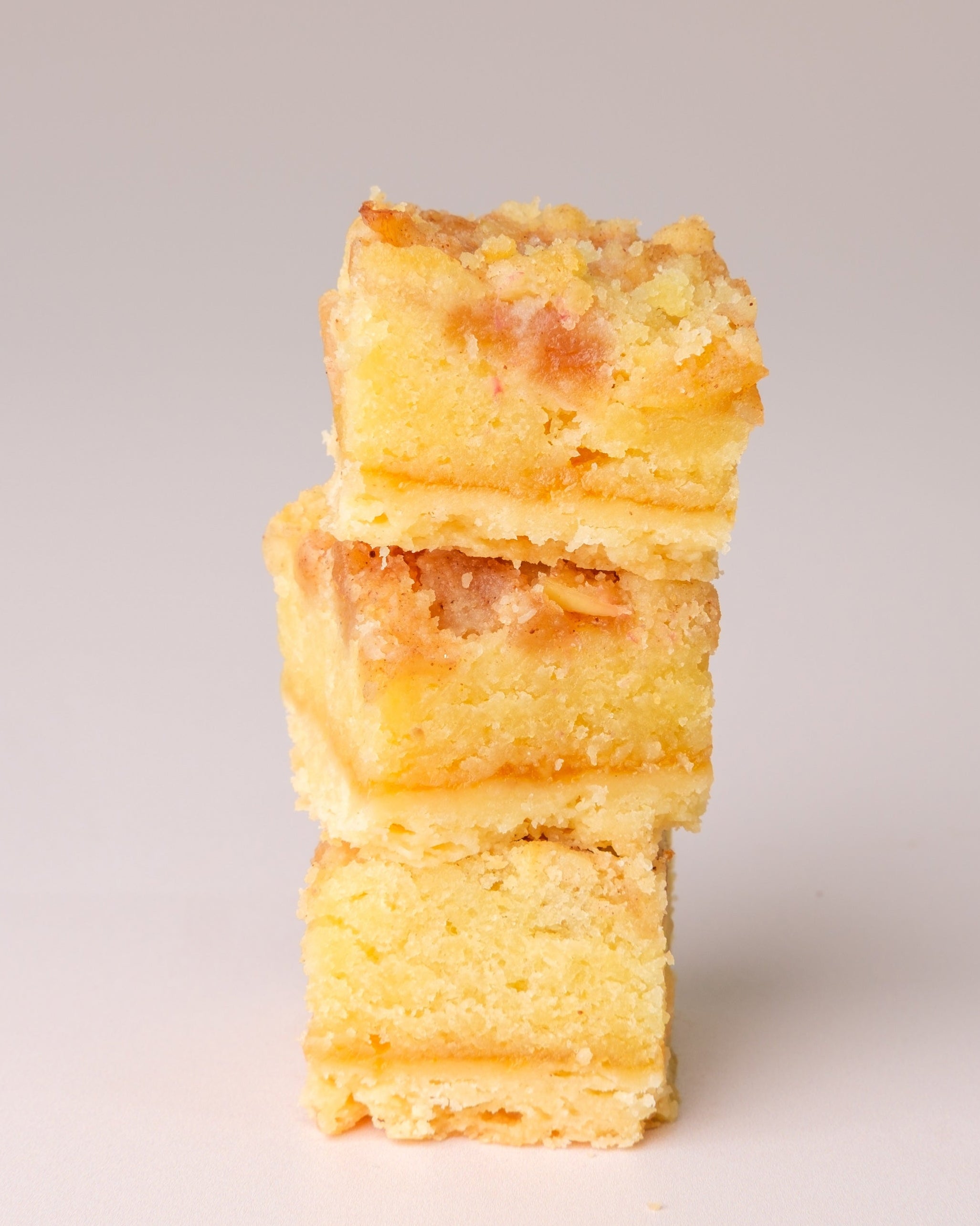 Baked Apple & Cinnamon Crumble (Sharing Boxes)