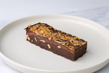 Caramelised Hazelnut & Gold Brownie (Catering Boxes)